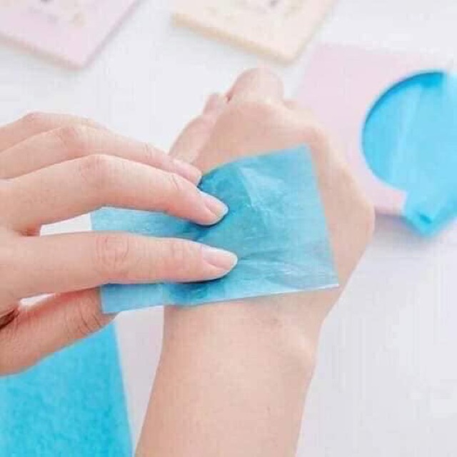 Giấy thấm dầu trên da