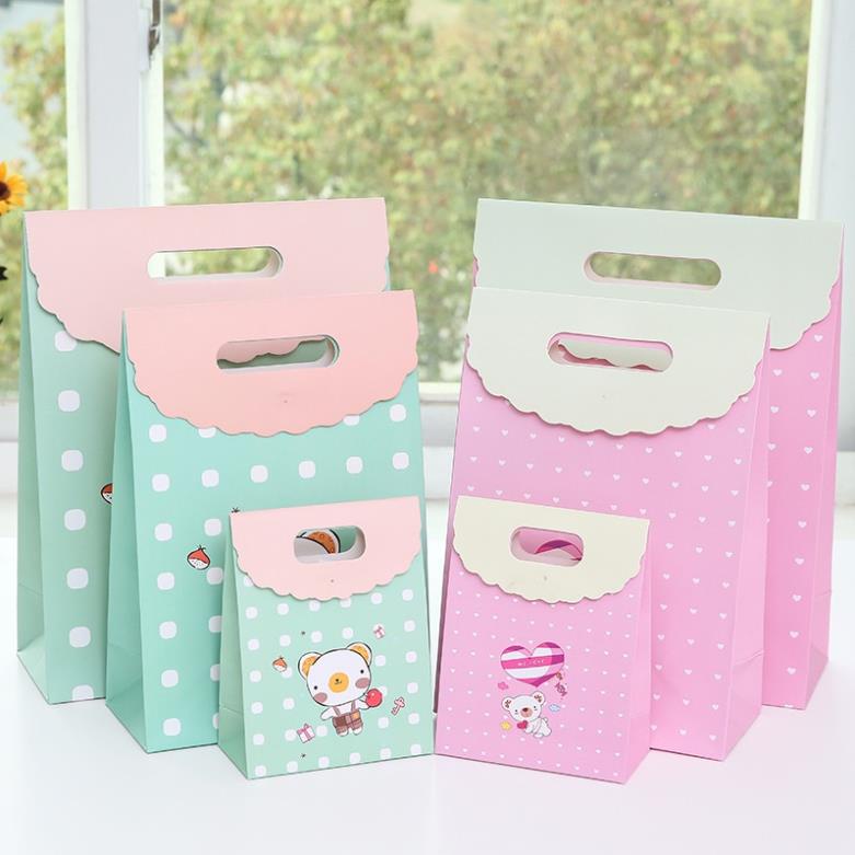 túi đựng quà tặng giấy có nắp dễ thương