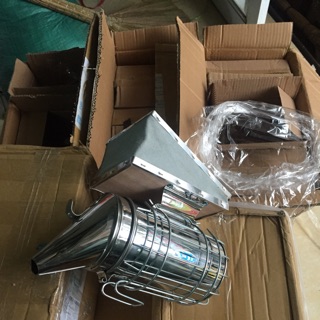 01 mũ, 01 bình xịt khói