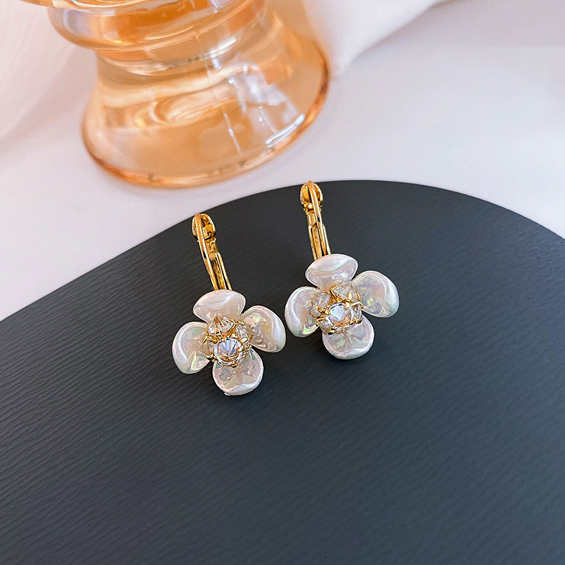 Khuyên tai hình hoa đính kim cương nhân tạo sang trọng thời trang