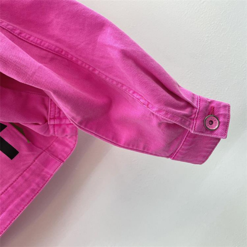 Áo Khoác Denim Dáng Ngắn In Hoa Hồng Đỏ Cá Tính Cho Nữ