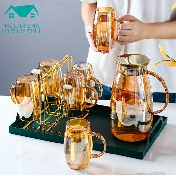 Bộ bình thủy tinh 💦 Hổ Phách 💦 6 cốc 1 bình giá treo khay mạ vàng đựng nước nước ép detox -