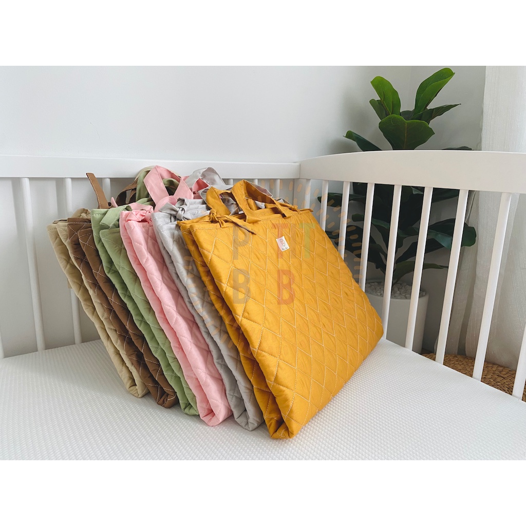 Tấm lót mẫu giáo cho bé Petit Bebe cotton chần bông gấp gọn tiện lợi