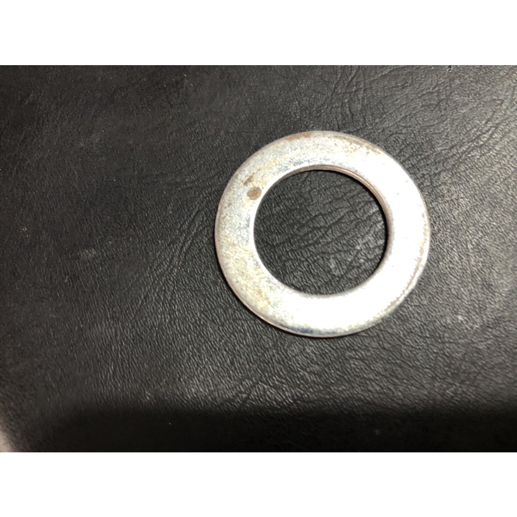 1 miếng long đền gắn óc bầu chảng ba cho xe honda 67- 72-Cd- CL