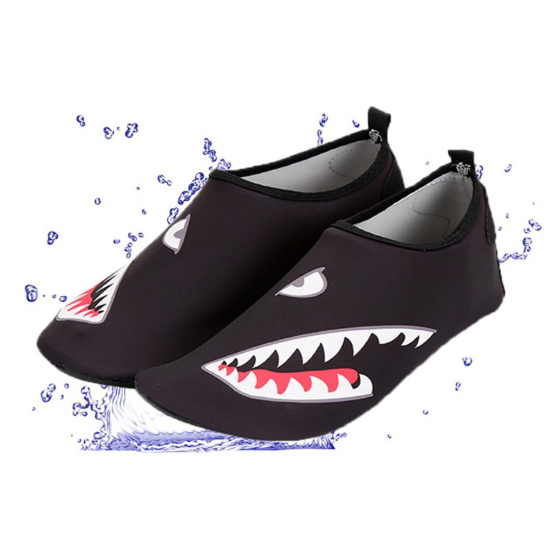 Giày đi biển nhẹ, êm, bảo vệ chân hình cá mập cho nam, size 40-41, hàng Việt Nam chất lượng hợp quy