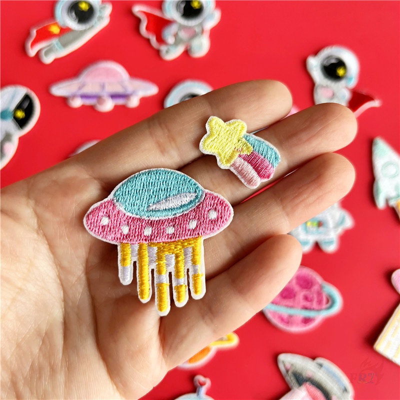✿ Miếng Dán Trang Trí Hình Phi Hành Gia Hoạt Hình ✿ 1 Sticker Ủi Thêu Hình Tên Lửa Và Hành Tinh