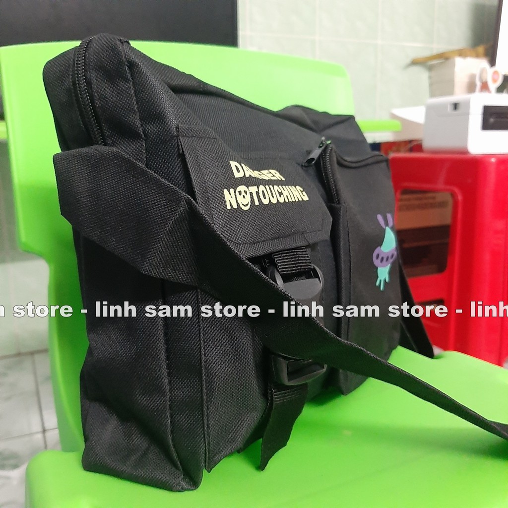 Túi xách đeo chéo nữ kiểu dáng mini bag Hàn Quốc thời trang canvas khóa kéo hai ngăn ngang chữ DANGER NO TOUCHING | BigBuy360 - bigbuy360.vn