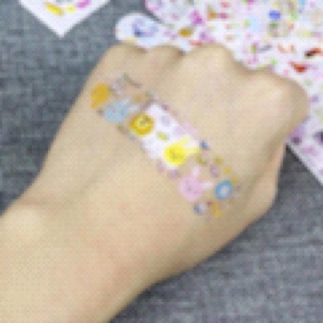 Hộp 100-120c băng cá nhân Urgo cho bé