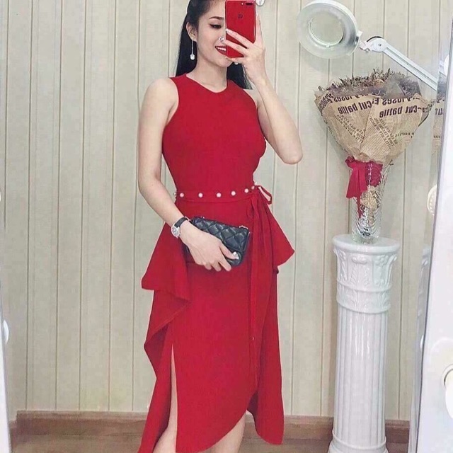 Đầm xinh lệch tà