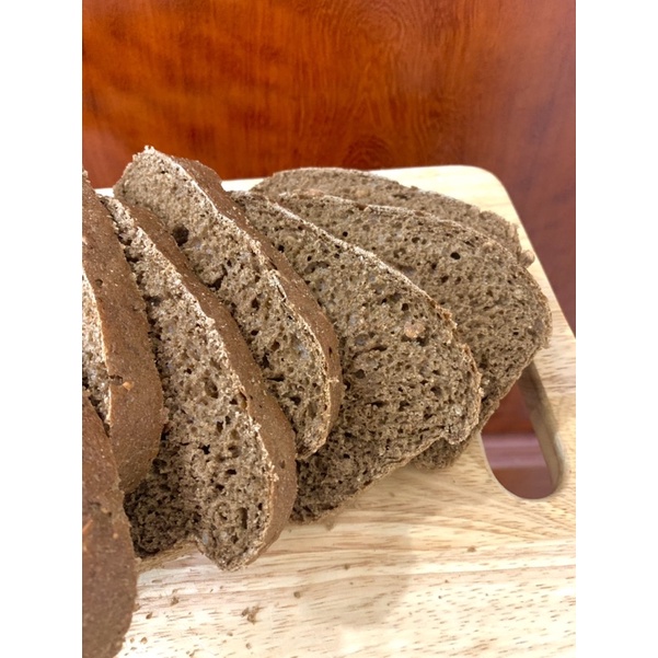 Bánh mì lúa mạch đen nguyên cám 450g - Dark rye whole wheat bread 450g