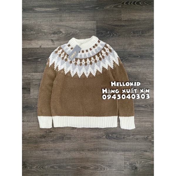 Áo len viền hoạ tiết nữ