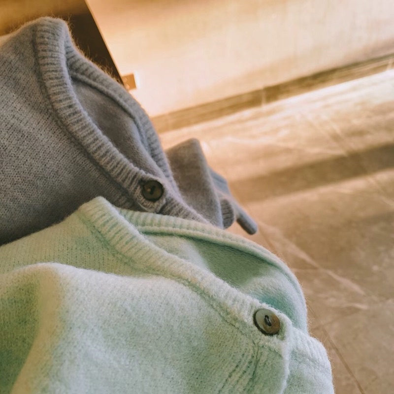 [VIDEO CHỦ SHOP QUAY) Cardigan  len mịn dày dặn màu pastel | BigBuy360 - bigbuy360.vn