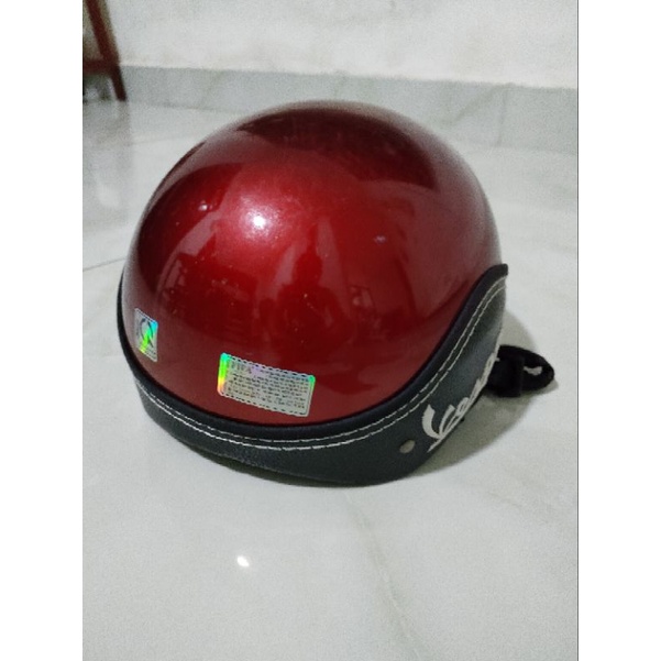 Mũ bảo hiểm xe máy Vespa màu đỏ
