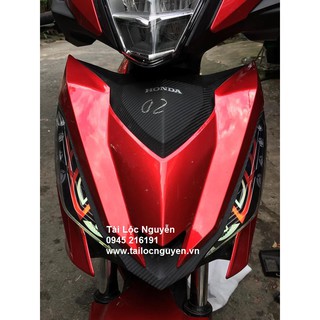 MIKA MẮT CÚ CHO WINNER