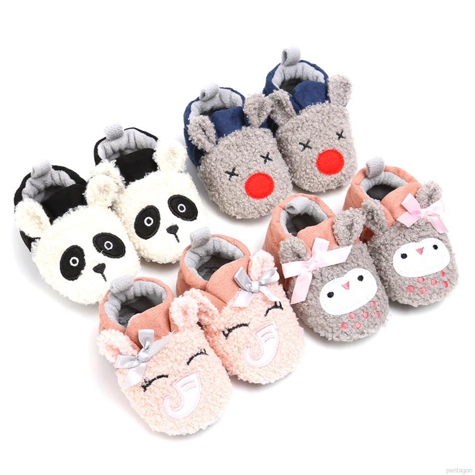 Giày đế mềm giữ ấm cho bé