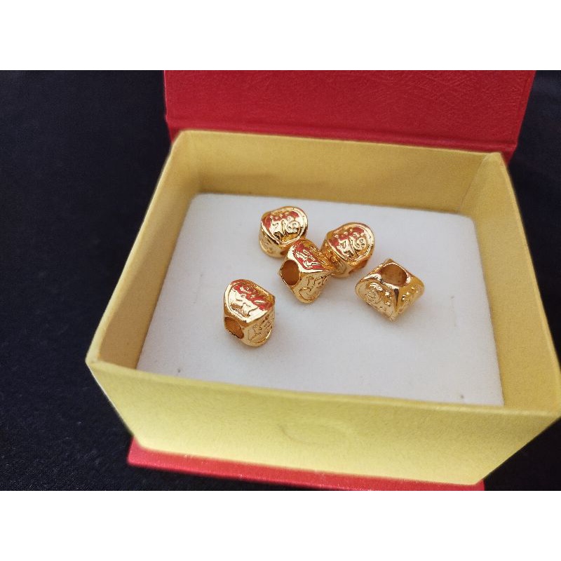 Charm Chặn Hạt Xâu Vòng