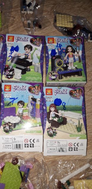 Lắp ráp 1 hộp LegoFriend các nghệ sĩ 9983 trọn bộ