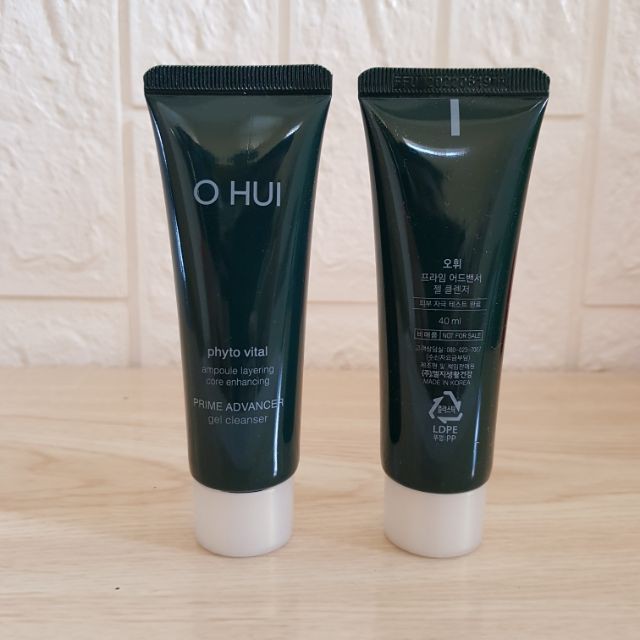 Sữa rửa mặt giúp căng bóng da Ohui Prime Gel Cleanser 40ml