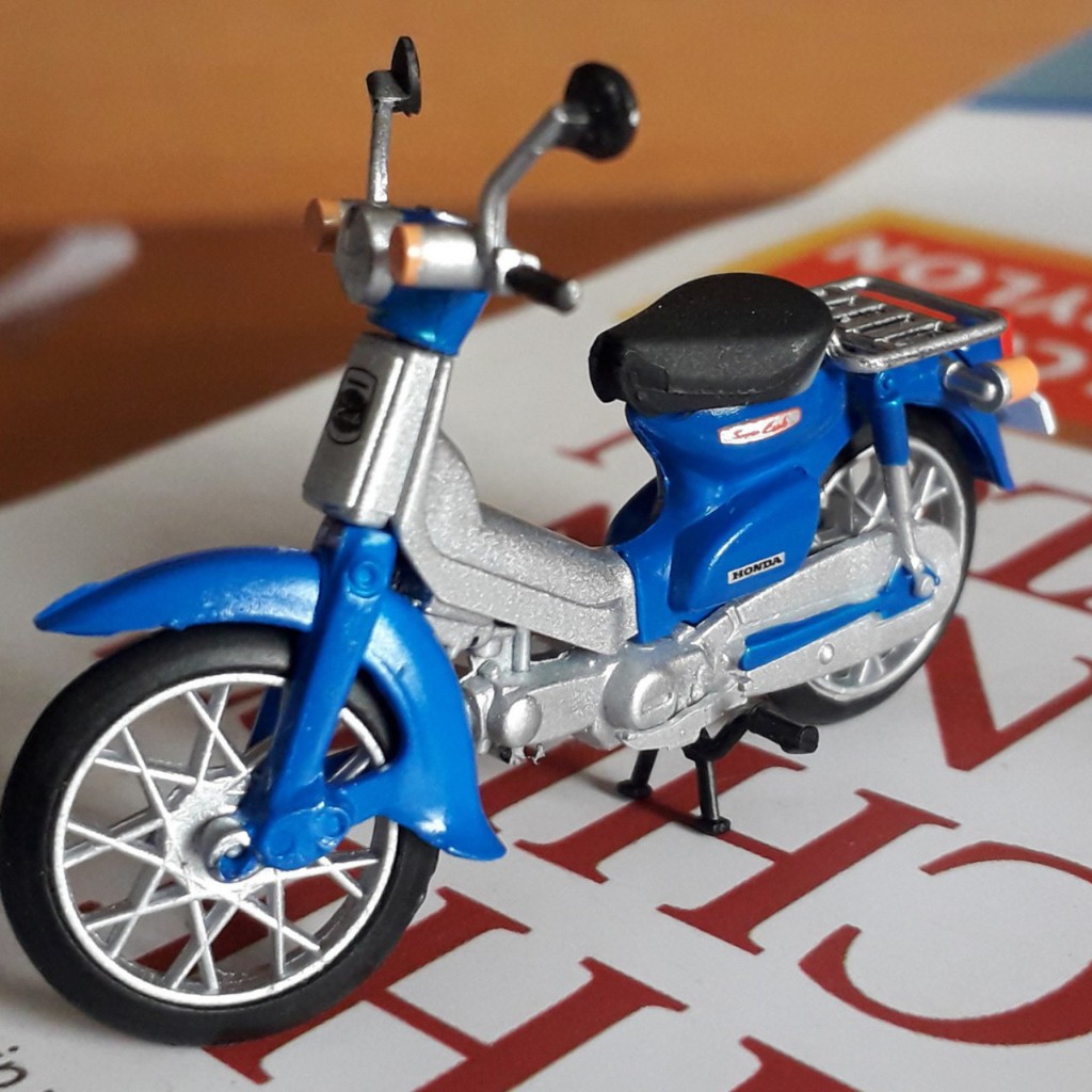 Xe mô hình Aoshima Honda Super Cub tỉ lệ 1/32