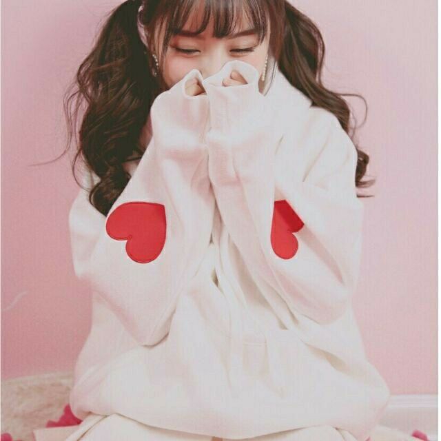 [chất lượng] Áo hoodie tay thêu tim, HÌNH THẬT CHỤP SÀN cao cấp