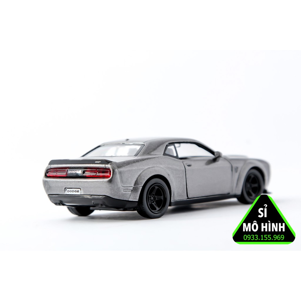 Mô hình xe ô tô Dodge Challenger 1:36