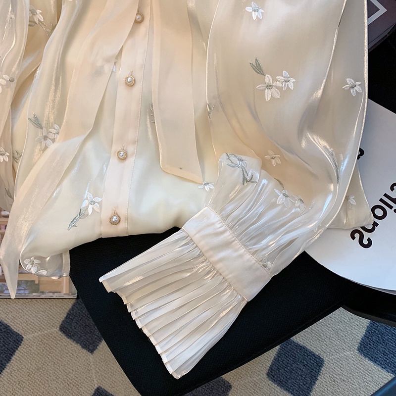 Áo sơ mi hoa tiểu thư