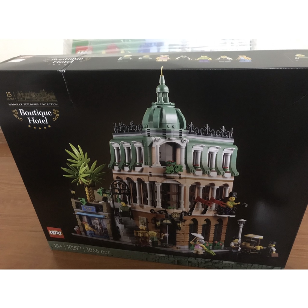 Lego 10297 - Khách sạn cổ điển Boutique