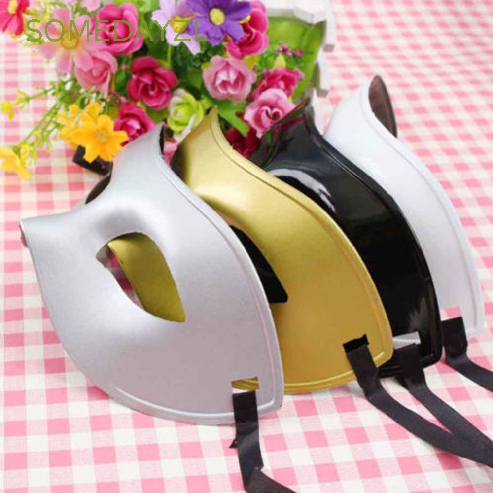 Mặt nạ hóa trang phong cách cổ điển dành cho nữ