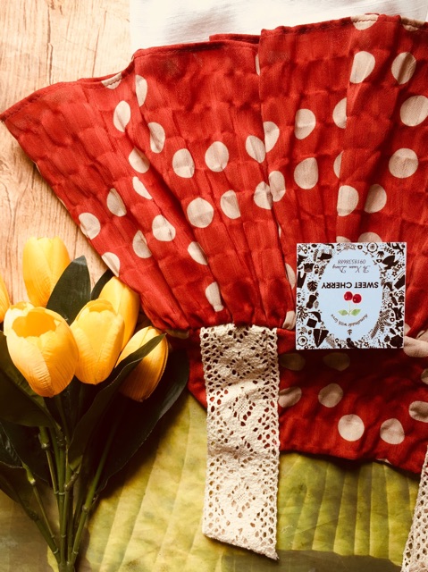 Áo váy cho bé  vải châm bi đỏ khánh hoà