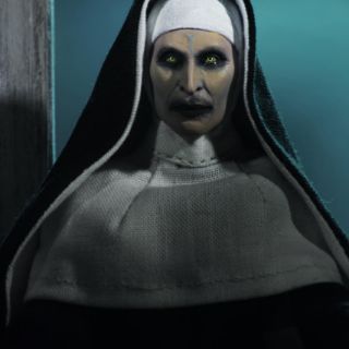 Mô hình Neca The Nun