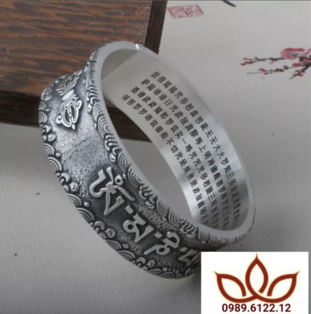 Vòng tay bạc Om Mani Padme Hum