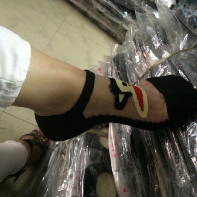 Hàng về, Tất lưới nữ