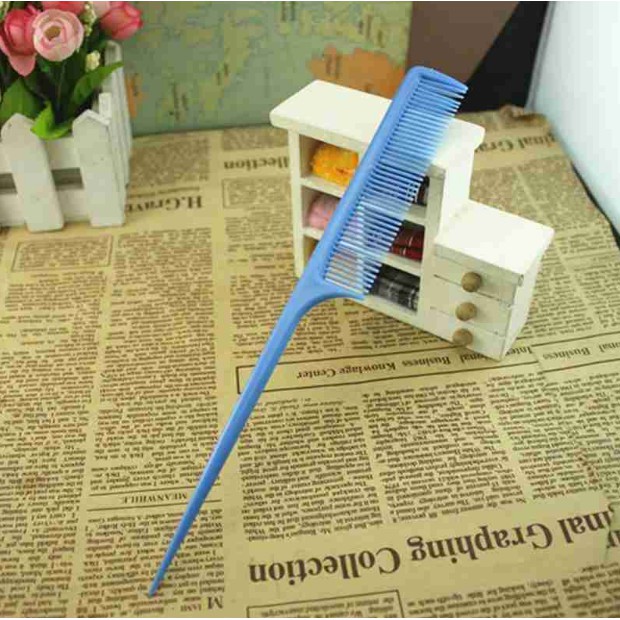 Lược đuôi nhọn tạo kiểu tóc bằng nhựa màu sắc ngẫu nhiên chuyên dụng cho salon
