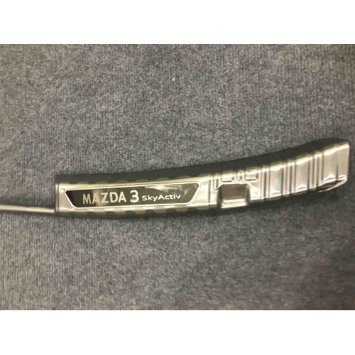 Chống trầy xước cốp dành cho xe mazda 3 Sedan 2016- 2020 mẫu inox