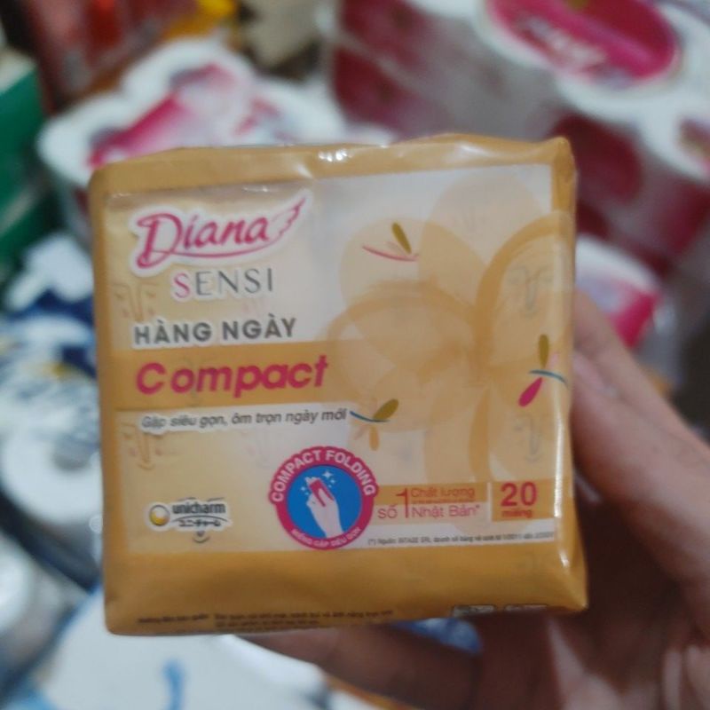 Băng vệ sinh Diana Hàng ngày Compact