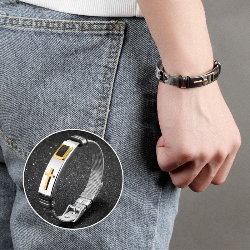 Vòng Tay Thép Titan Mặt Thánh Giá Thời Trang Cho Nam