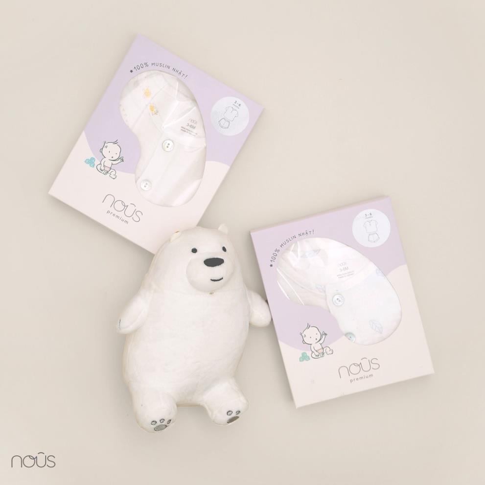 Bộ Quần Áo Cộc Cài Thẳng Cao Cấp Nous Màu Trắng Hình Ong Nhỏ - Cho Bé Gái-Chất Liệu Nu Muslin (Size Từ 3-9 M)