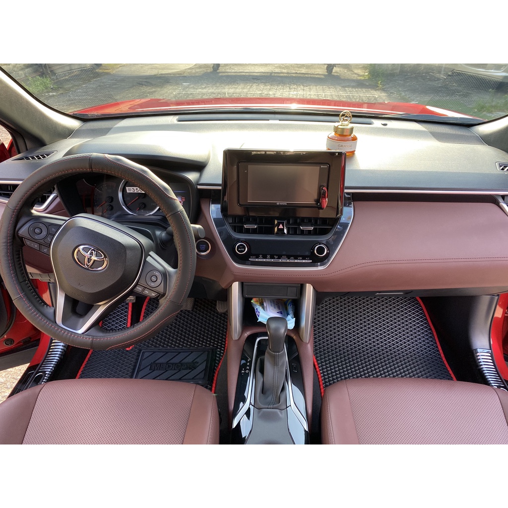 MEDICAR - Thảm Lót Sàn ô tô Toyota Corolla Cross (2020 - Hiện tại)