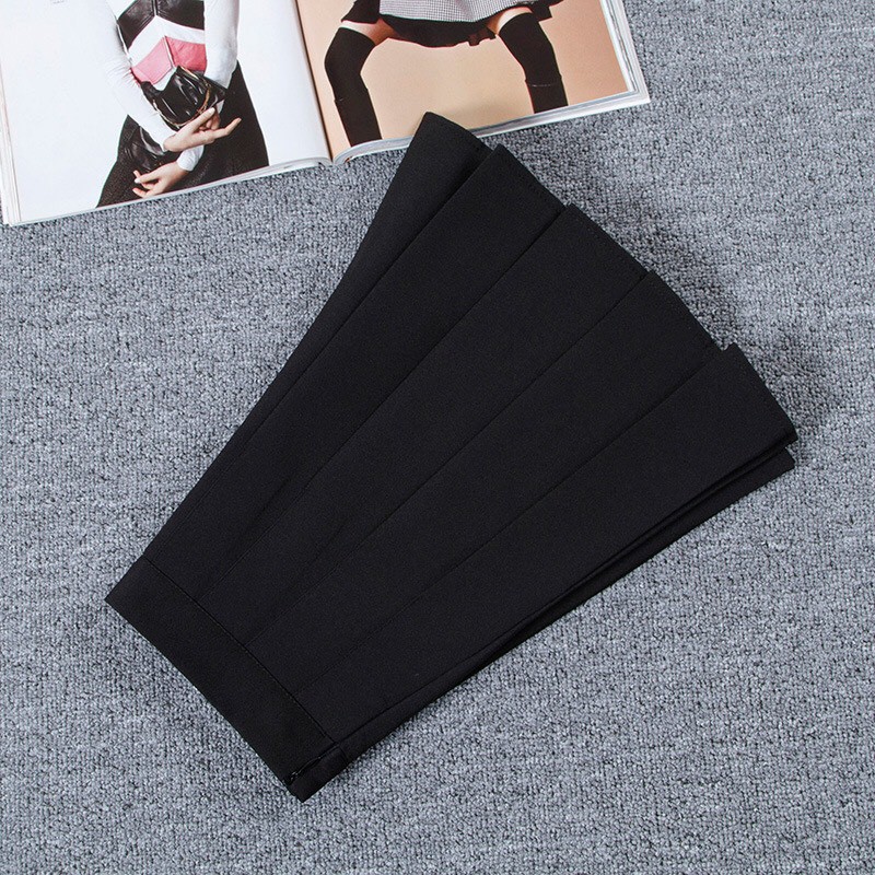 Chân váy xếp ly silive chân váy ngắn kiểu dáng basic, dễ phối đồ.