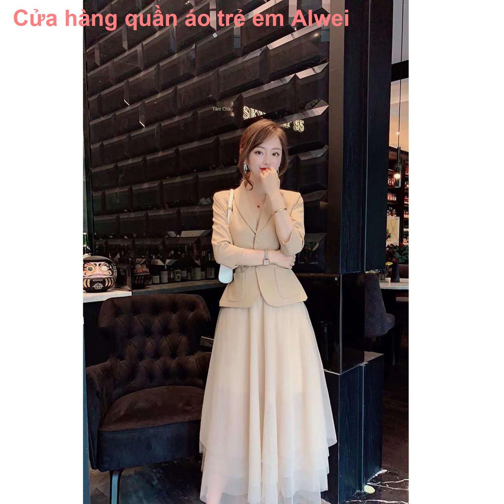 quần áo nữĐầu xuân mới của phụ nữ thần tính khí Fan Yujie nấu nhẹ bộ váy hai mảnh phong cách phương Tây