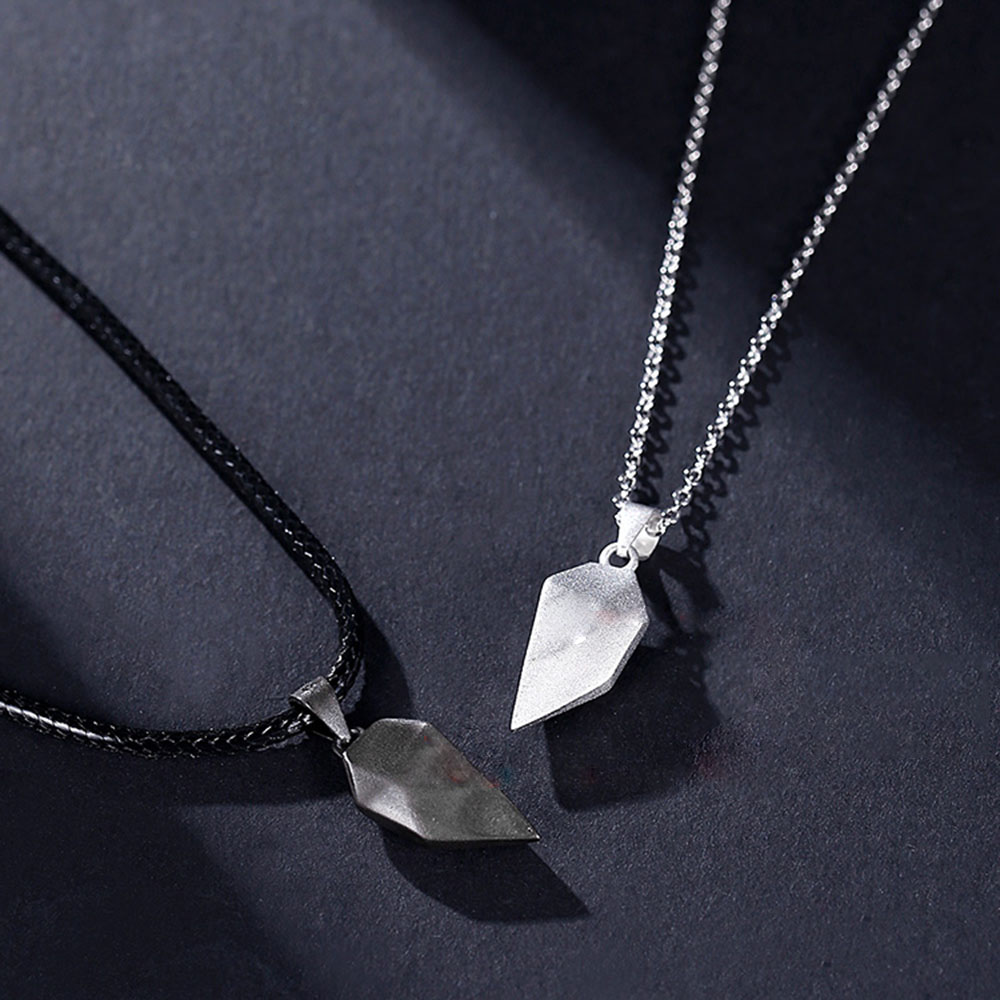 Set 2 vòng cổ mặt mảnh ghép hình trái tim màu trắng đen dành cho cặp đôi