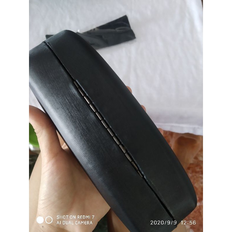 Hộp kính mát chính hãng EMPORIO ARMANI của Italy