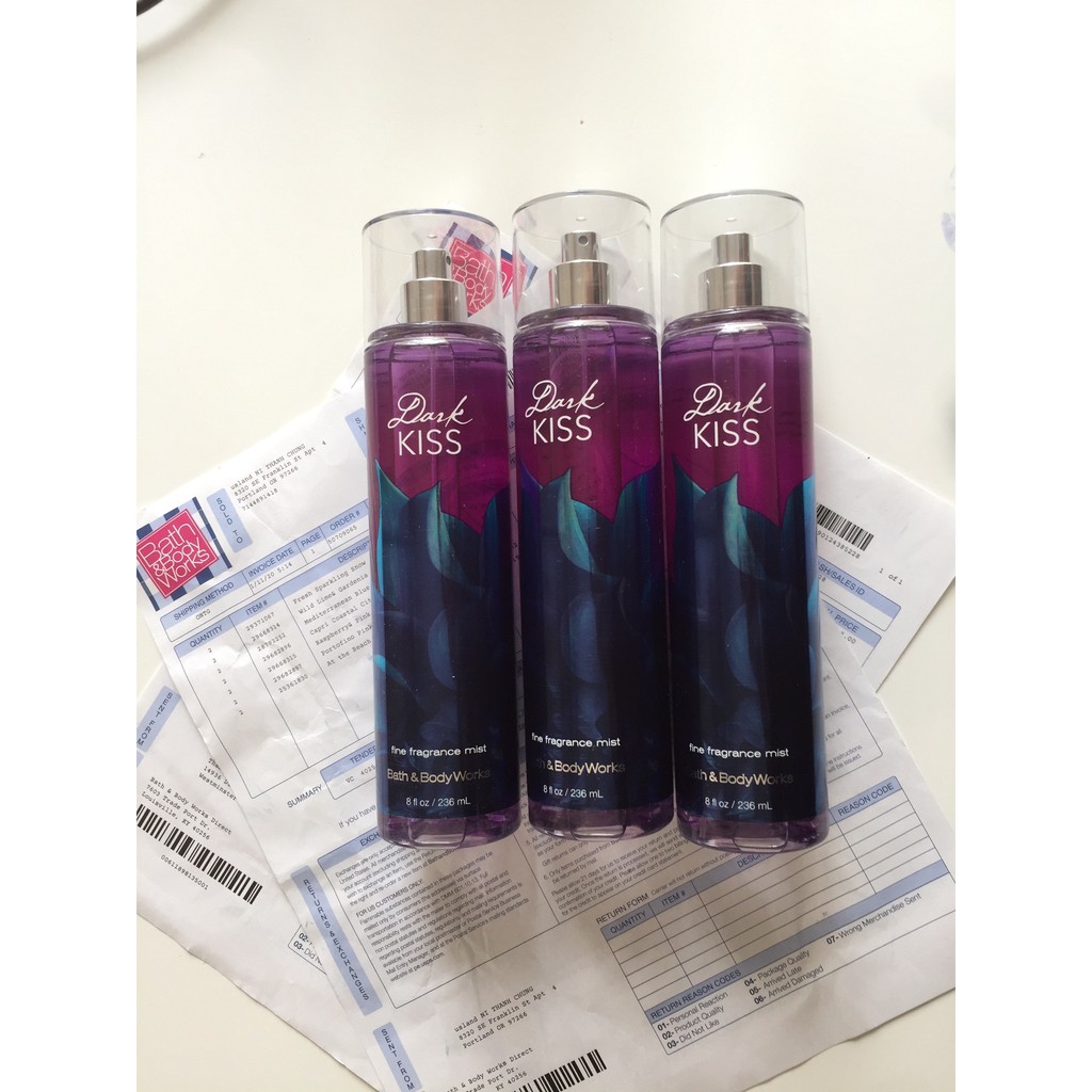 Xịt thơm Body mist Bath and Body Works Dark Kiss 236ML