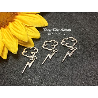 Mây bạc rơi và tia chớp bạc rơi