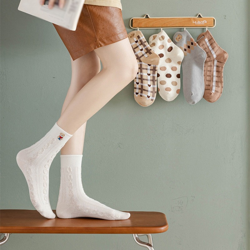 Vớ cotton thoáng khí in họa tiết gấu hoạt hình dễ thương phong cách Hàn Quốc thời trang thu đông
