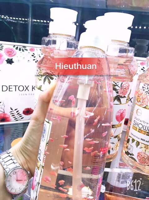 Sữa tắm thơm mịn trắng da cánh hoa Jojoba Newmoon