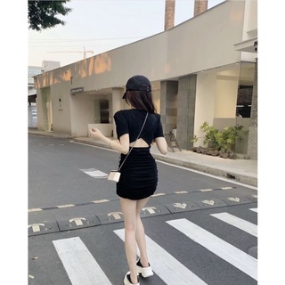 Đầm body đen nhún sườn cutout lưng