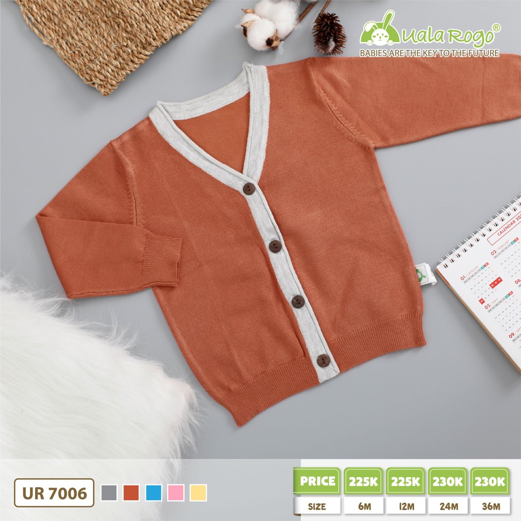 Áo len cài khuy cổ tim UR7006