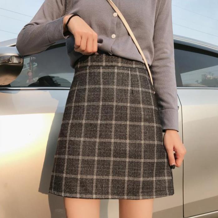 Yena Chân váy ngắn lưng cao họa tiết kẻ sọc theo phong cách retro | BigBuy360 - bigbuy360.vn