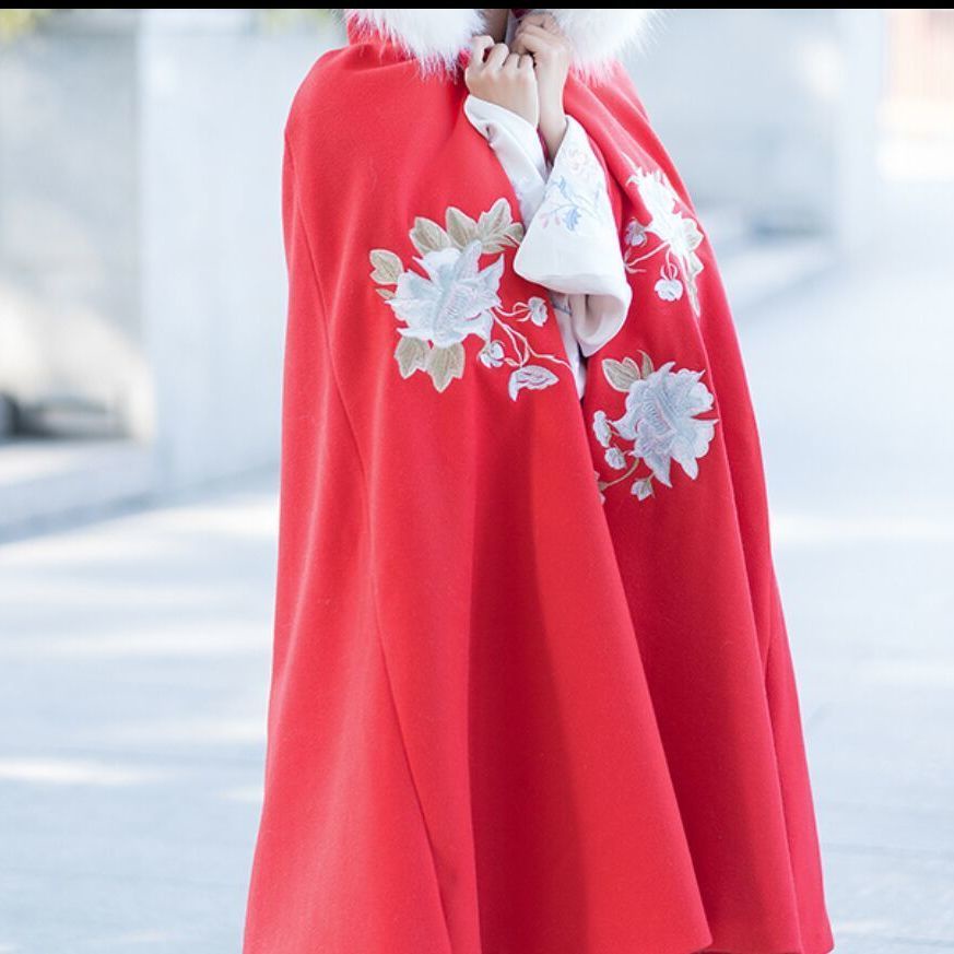 ☋♂Áo choàng dài Hán phục hoa lan tường vi màu đỏ phối lông cừu trắng nặng tay ấm áp mùa đông cho nữ | BigBuy360 - bigbuy360.vn